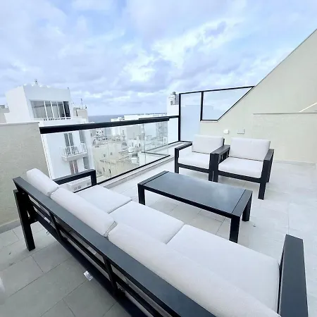The Bugibba Penthouse! Apartmán St. Paul's Bay