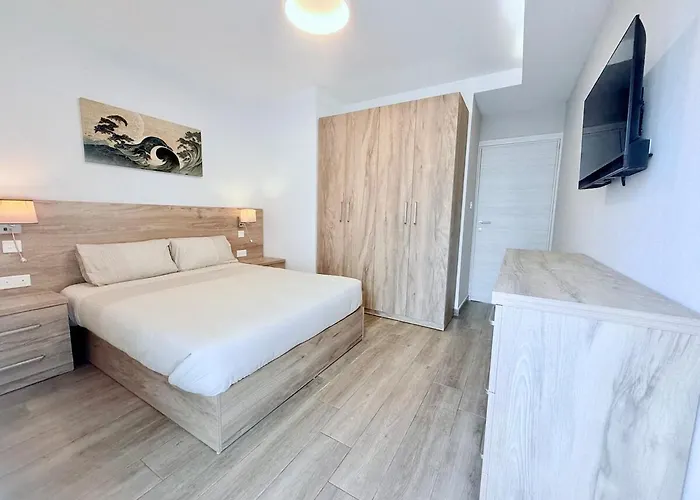 The Bugibba Penthouse! Апартаменты *